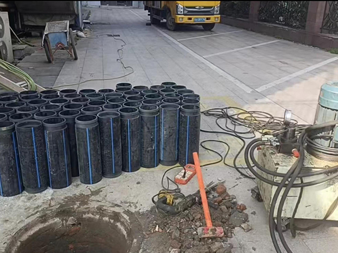 常平镇PE置换管厂家 DN315置换管 非开挖管短管置换